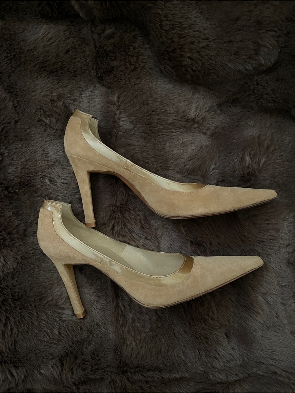 Stuart Weitzman Power Pump Suede Nude Tan Metallic Gold Trim Stiletto Pumps 7N